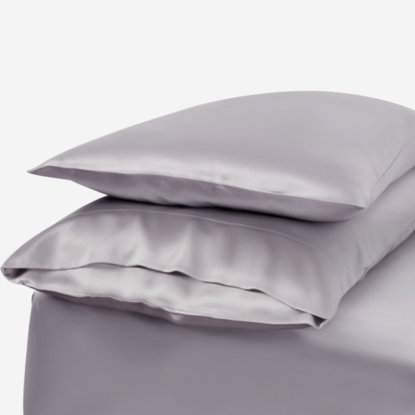 satin pillow case (1 pcs) - Light Silver
 غطاء وسادة ساتان (قطعة واحدة) - سيلفر
